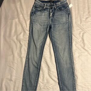 Judy Blue 7/28 skinny distressed jeans